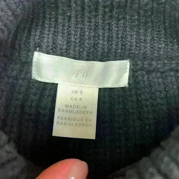 H&M Puff Sleeve Sweater - Picture 5 of 5